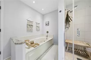 10 Wildflower Ln, Wantagh, NY 11793 - Photo 25