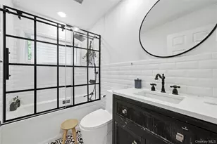 10 Wildflower Ln, Wantagh, NY 11793 - Photo 21