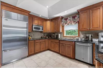 100 Cabot Road, Massapequa, NY 11758 - Photo 7
