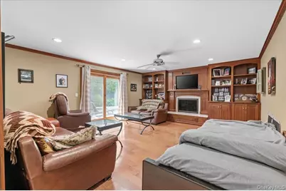 100 Cabot Road, Massapequa, NY 11758 - Photo 5