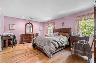 100 Cabot Rd, Massapequa, NY 11758 - Photo 27