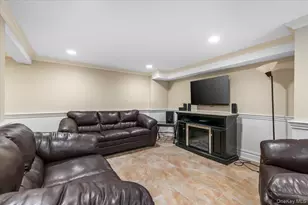 100 Cabot Rd, Massapequa, NY 11758 - Photo 33