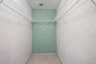 94 Broadlawn Dr, Central Islip, NY 11722 - Photo 25