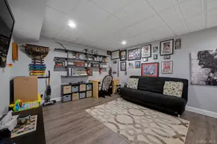 94 Broadlawn Dr, Central Islip, NY 11722 - Photo 29