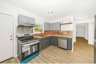 7 Laurelton Avenue, Selden, NY 11784 - Photo 5