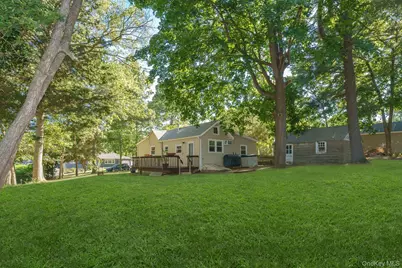 7 Laurelton Avenue, Selden, NY 11784 - Photo 25