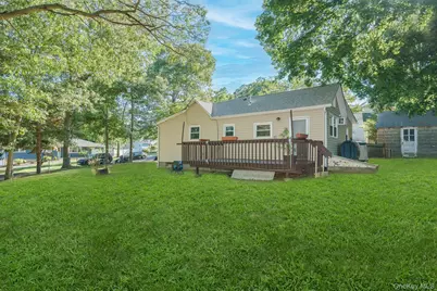 7 Laurelton Avenue, Selden, NY 11784 - Photo 23