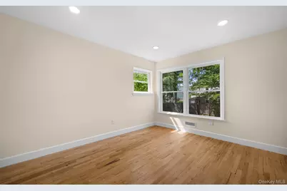 31 Foxwood Drive E, Huntington Station, NY 11746 - Photo 23