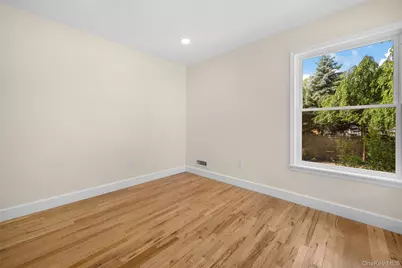31 Foxwood Drive E, Huntington Station, NY 11746 - Photo 37