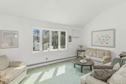 123 Avenue B, Holbrook, NY 11741 - Photo 15