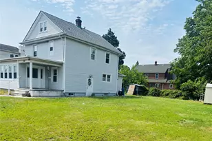 535 Cross St, Westbury, NY 11590 - Photo 15