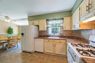 33 East St, Middle Island, NY 11953 - Photo 11