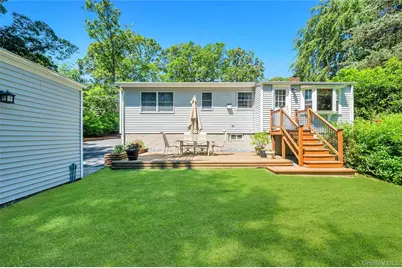 33 East Street, Middle Island, NY 11953 - Photo 27