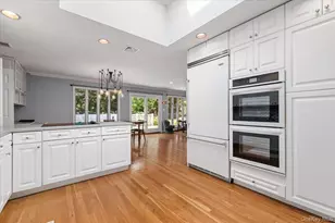 18 Hickman St, Syosset, NY 11791 - Photo 9