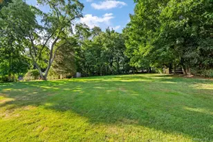 18 Hickman St, Syosset, NY 11791 - Photo 39