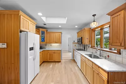 25 Sugar Toms Ridge, East Norwich, NY 11732 - Photo 13