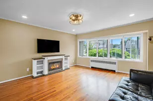 2055 Alan Dr, Seaford, NY 11783 - Photo 5