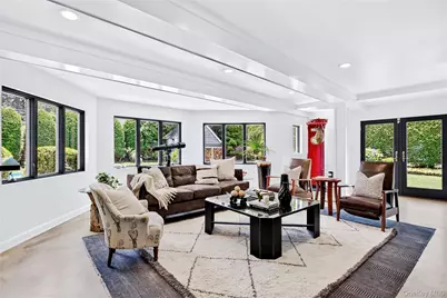 77 Brookside Drive, Manhasset, NY 11030 - Photo 11