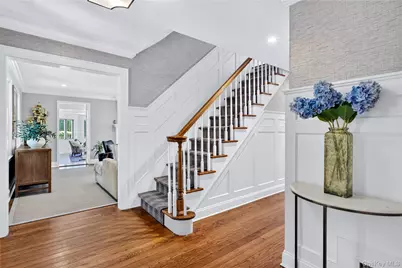 77 Brookside Drive, Manhasset, NY 11030 - Photo 5