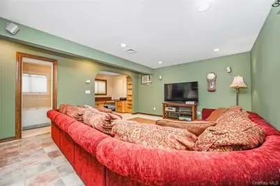 145 Washington Street, Farmingdale, NY 11735 - Photo 29