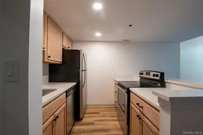 2414 Villa At The Woods #2414, Peekskill, NY 10566 - Photo 3