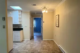312 Woodbridge Dr, Ridge, NY 11961 - Photo 7