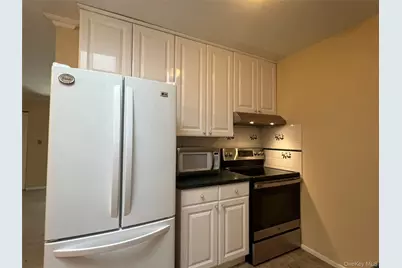 312 Woodbridge Drive #B, Ridge, NY 11961 - Photo 9