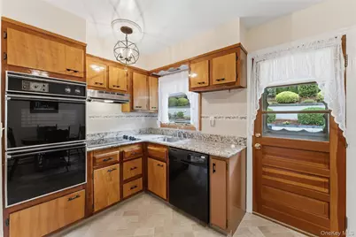 162 Midland Avenue, Yonkers, NY 10705 - Photo 11