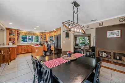 77 Toomey Road, West Islip, NY 11795 - Photo 15