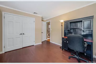 77 Toomey Road, West Islip, NY 11795 - Photo 37