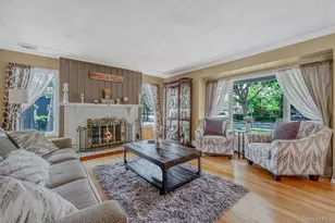 77 Toomey Rd, West Islip, NY 11795 - Photo 5