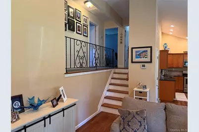 20 Via Continental, Huntington Station, NY 11746 - Photo 11