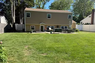 20 Via Continental, Huntington Station, NY 11746 - Photo 5