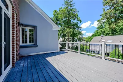 18 Pond Park Road, Great Neck, NY 11023 - Photo 17