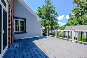 18 Pond Park Rd, Great Neck, NY 11023 - Photo 17
