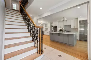18 Pond Park Rd, Great Neck, NY 11023 - Photo 3