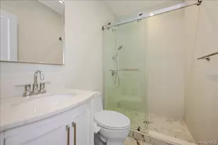 9 Greenway Ter, Great Neck, NY 11024 - Photo 29