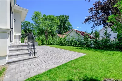 9 Greenway Terrace, Great Neck, NY 11024 - Photo 31