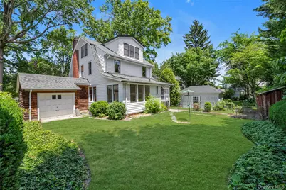 328 Manor Road, Douglaston, NY 11363 - Photo 21
