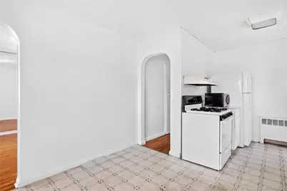 172 Wellington Road S, Garden City, NY 11530 - Photo 7