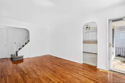 172 Wellington Road S, Garden City, NY 11530 - Photo 5