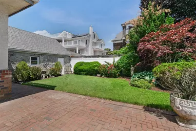 176 Beach 143rd Street, Neponsit, NY 11694 - Photo 33