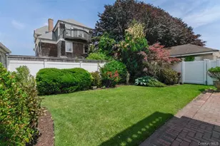 176 Beach 143rd St, Neponsit, NY 11694 - Photo 29