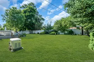 33 Cameo Rd, Commack, NY 11725 - Photo 23