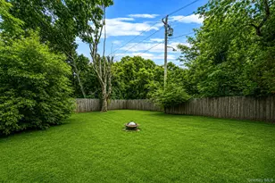 14 Urn Ct, Brentwood, NY 11717 - Photo 33