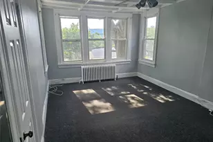 33 Cliff Ave, Yonkers, NY 10705 - Photo 3
