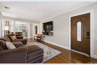 105 4th Avenue, East Northport, NY 11731 - Photo 5