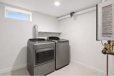 105 4th Avenue, East Northport, NY 11731 - Photo 19