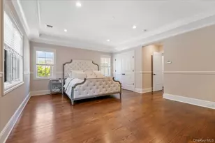 66 Liberty Ave, Rockville Centre, NY 11570 - Photo 17