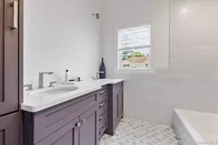 66 Liberty Ave, Rockville Centre, NY 11570 - Photo 25